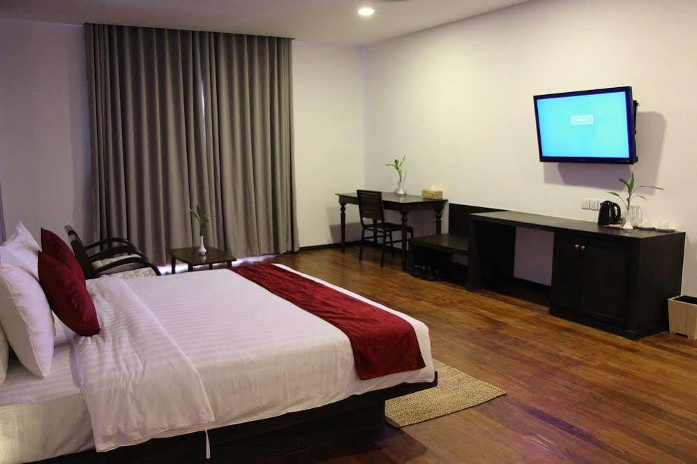 Palm Tree Boutique Hotel Phnom Penh Exterior foto